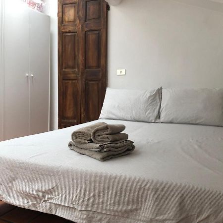 Il Tetto Fiorito Dell'Isola Apartment Milan Bagian luar foto