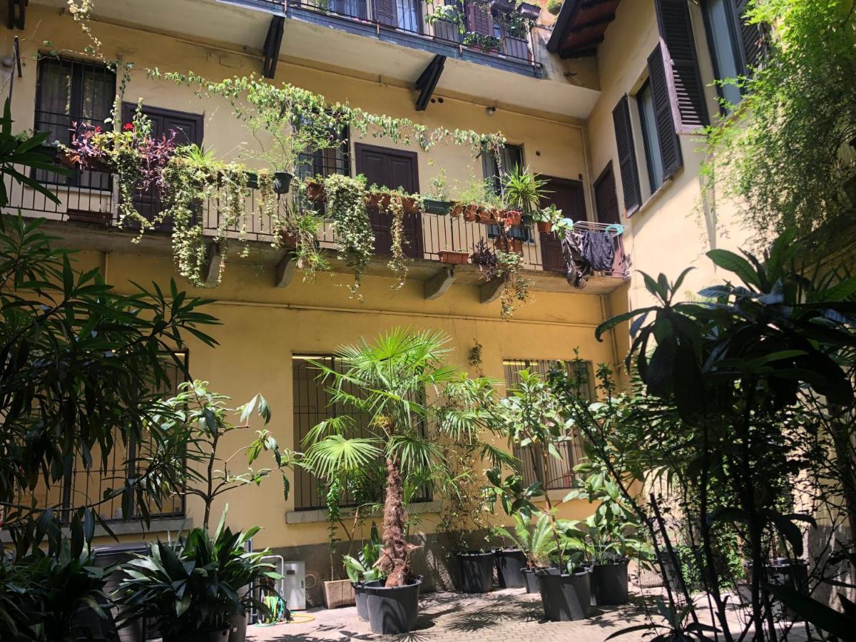 Il Tetto Fiorito Dell'Isola Apartment Milan Bagian luar foto