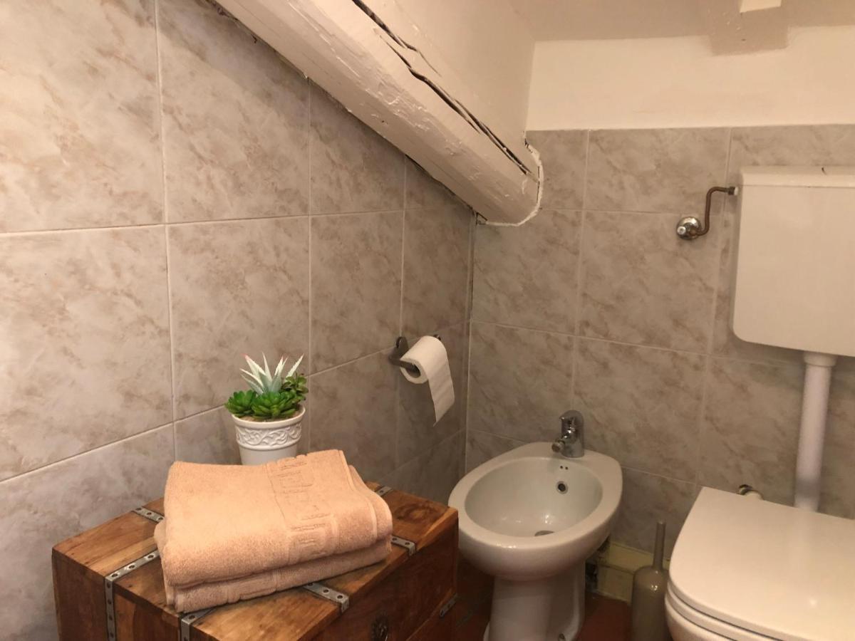 Il Tetto Fiorito Dell'Isola Apartment Milan Bagian luar foto